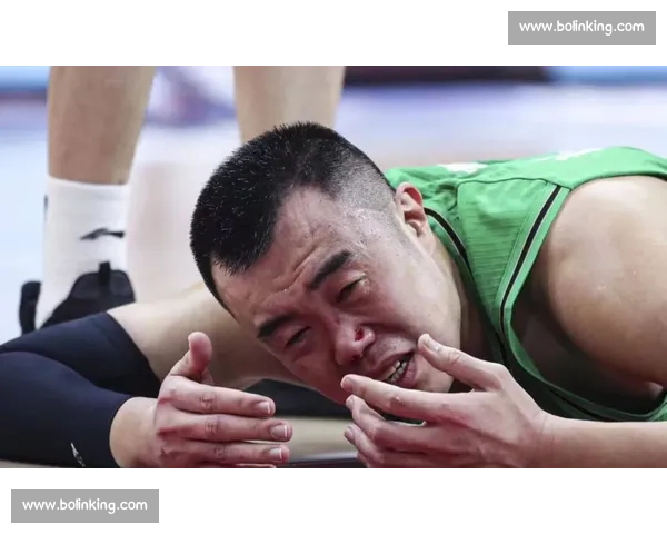 萨尔瓦多带伤复诊：鼻骨骨折伤情追踪