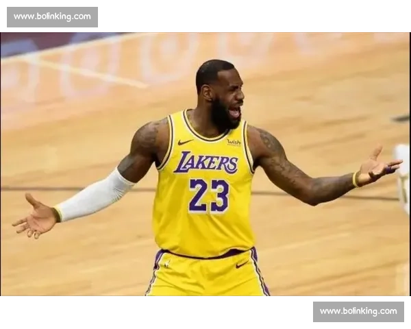 2010年热火与骑士对决詹姆斯离队前的关键时刻引发的激烈争议与历史回顾